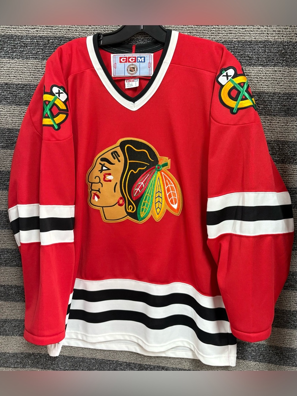 Vintage 90’s CCM Chicago Blackhawks NHL Hockey Jersey Men’s Large EUC